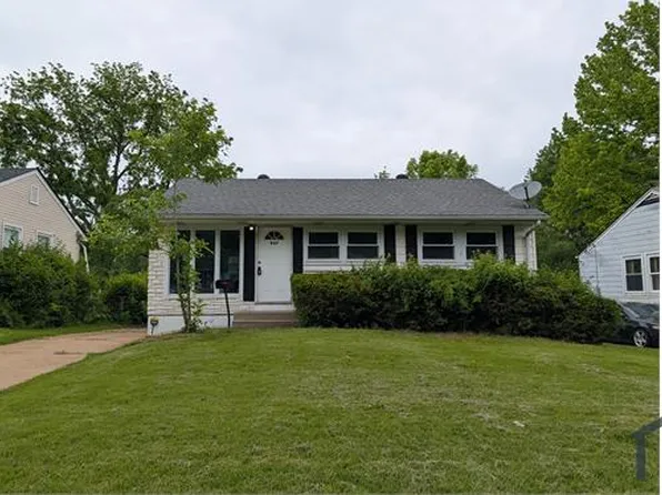 437 Lancashire Rd, Saint Louis, MO 63137
