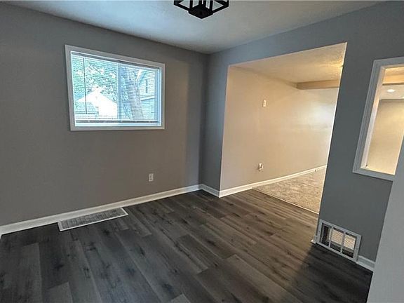 4th image of 631 Moraine Ave