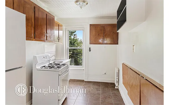 Rented by Douglas Elliman | media 24