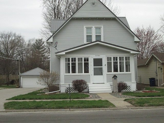 1st image of 212 S 11th St