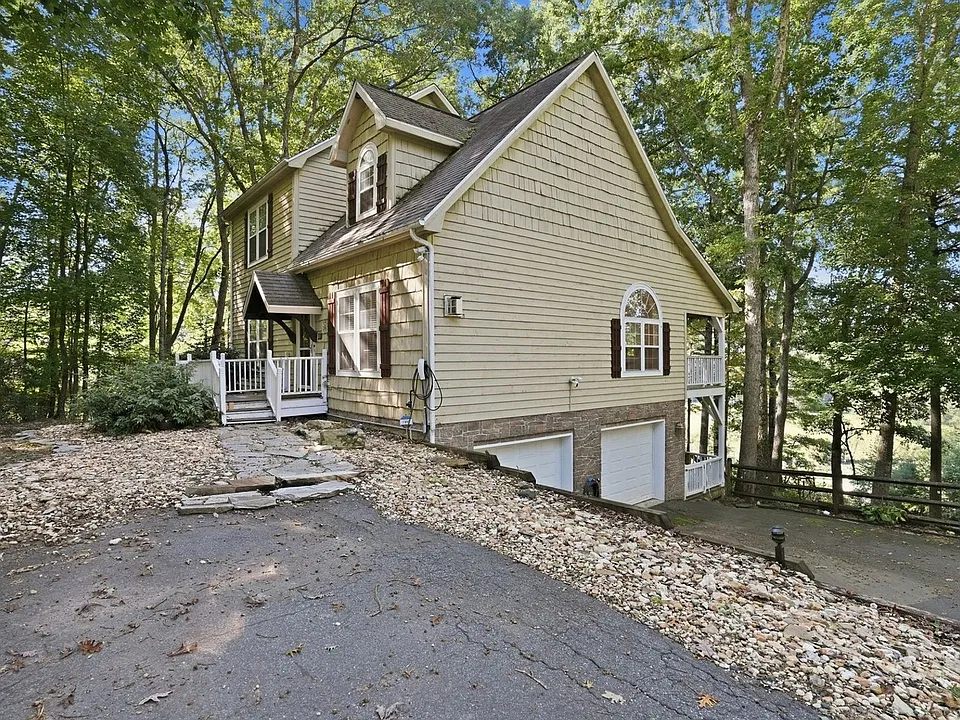 110 Birch Leaf Ln