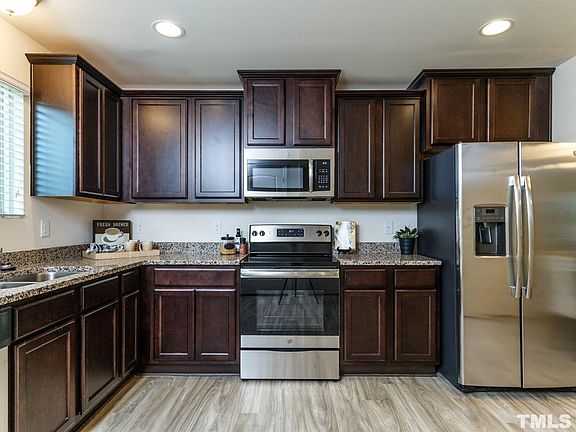 5th image of 526 Hobkirks Pl