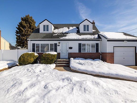 2nd image of 690 N Hamilton Avenue