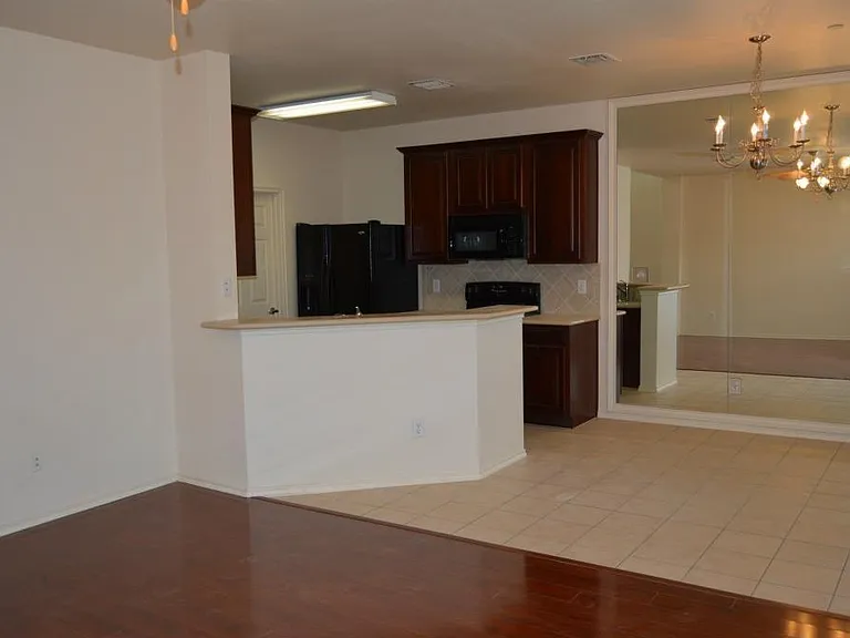 8605 Brunswick Dr — Photo 5
