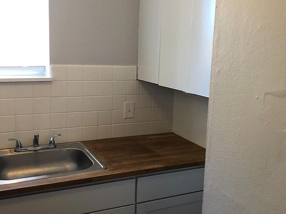 2nd image of 3805 Itaska St APT 8