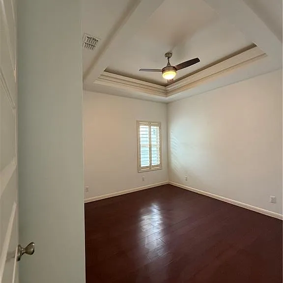 2818 Esmeralda St — Photo 35