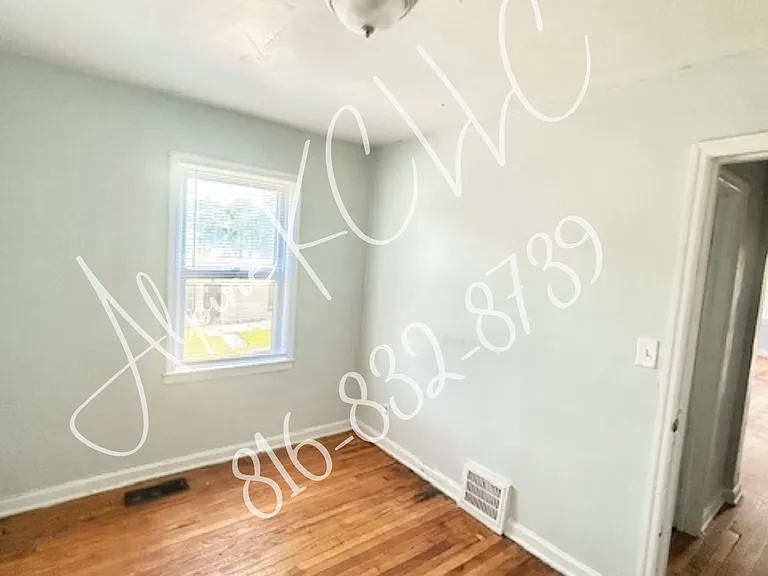 4447 Askew Ave — Photo 7