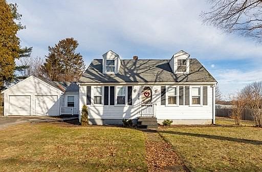 1st image of 220 Crescent St