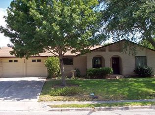 439 De Soto Dr, Universal City, TX 78148