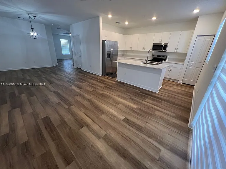 256 SW 159th Ter #TOWNHOUSE — Photo 5