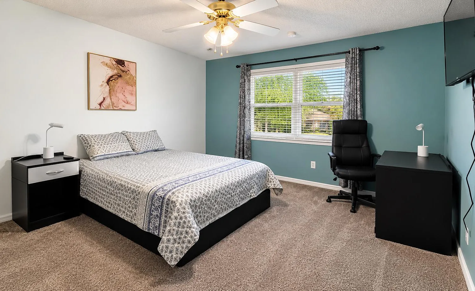 4 bed, 2.0 bath, 1560 sqft, $1,183 — Photo 1