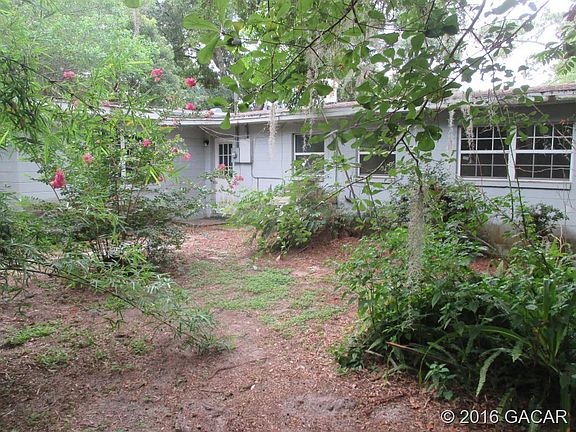 2nd image of 1016 NE 20th Pl