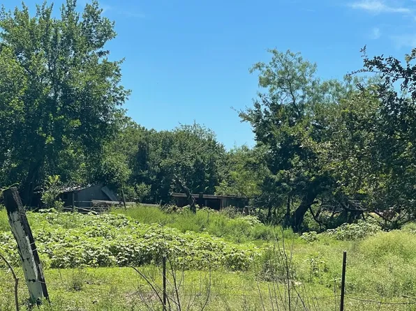 918 S Ellis St, Groesbeck, TX 76642