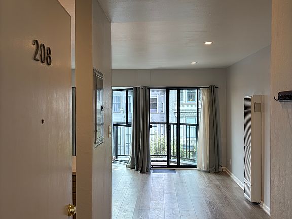 3rd image of 1817 California St APT 208