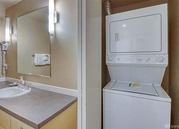 5th image of 2220 W Woodin Ave #207