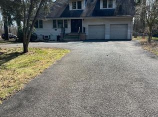 384 Hoffman Station Rd, Monroe Township, NJ 08831