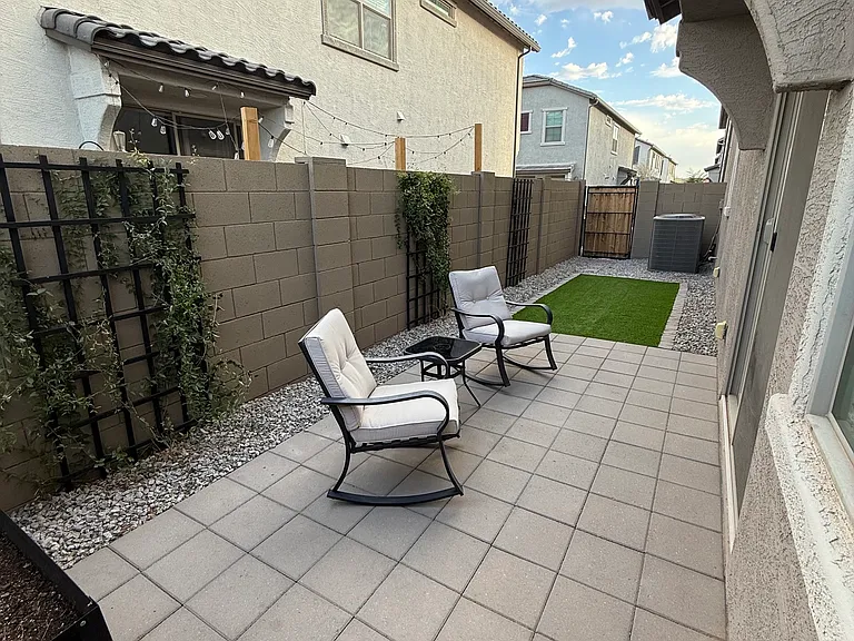 1390 W Sparrow Dr — Photo 10