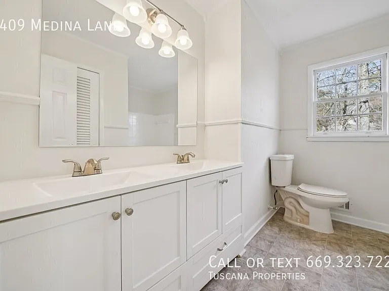 1409 Medina Ln — Photo 13