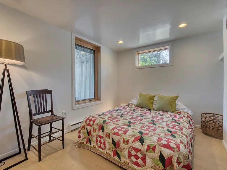 2045 Lake Dr — Photo 16