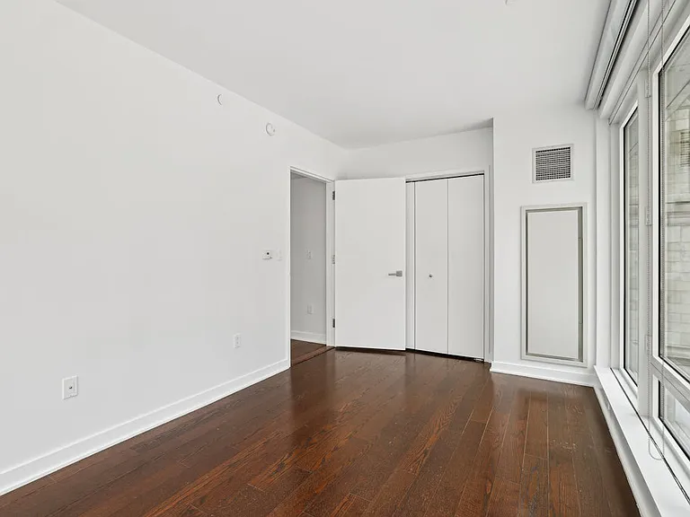 400 W 113th St #327 — Photo 12