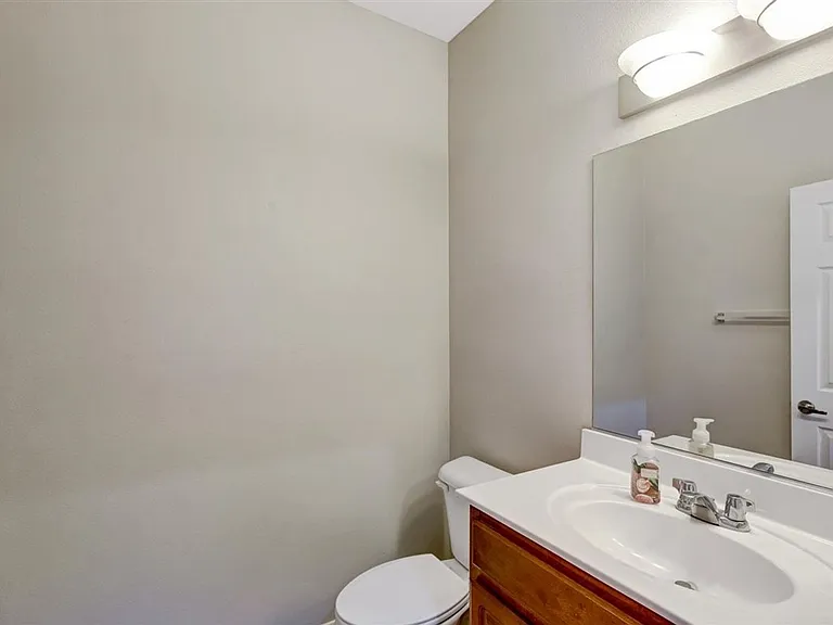 10500 Nordic Cliff Ave — Photo 16