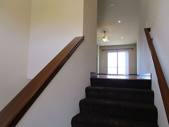 4th image of 1422 Marilyn Dr