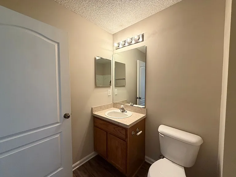 6902 Southern Oaks Dr W — Photo 16