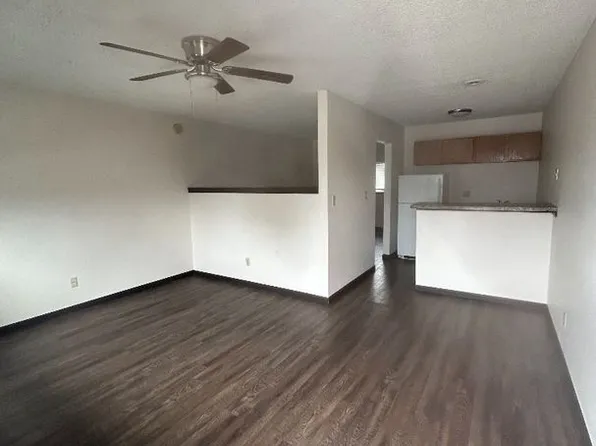 900 E 11th Ave Sundance, 900 E 11th Ave #9, Hutchinson, KS 67501