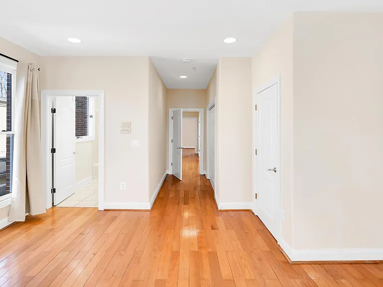 1809 4th St NW #1 — Photo 13