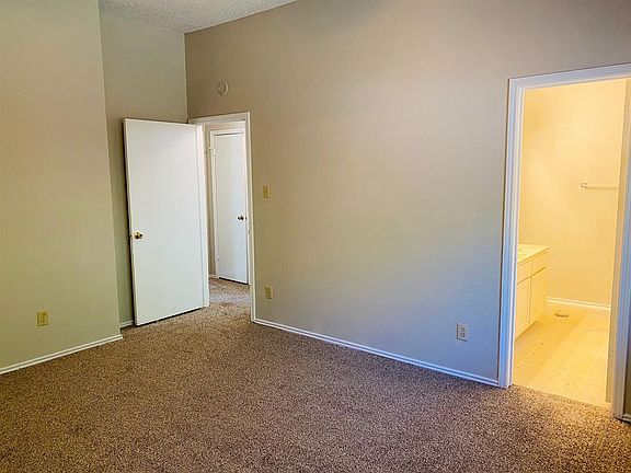 4th image of 910 Richards Dr