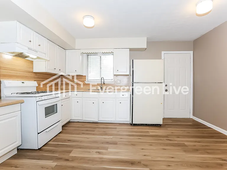 209 Stevenson St — Photo 7