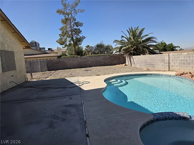 1745 Mount Hood St — Photo 62