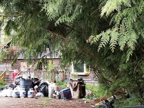 3rd image of 8910 Kara Ln SE