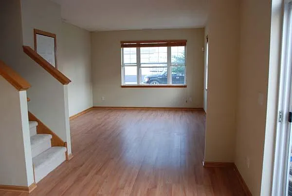1676 Colonial St — Photo 2
