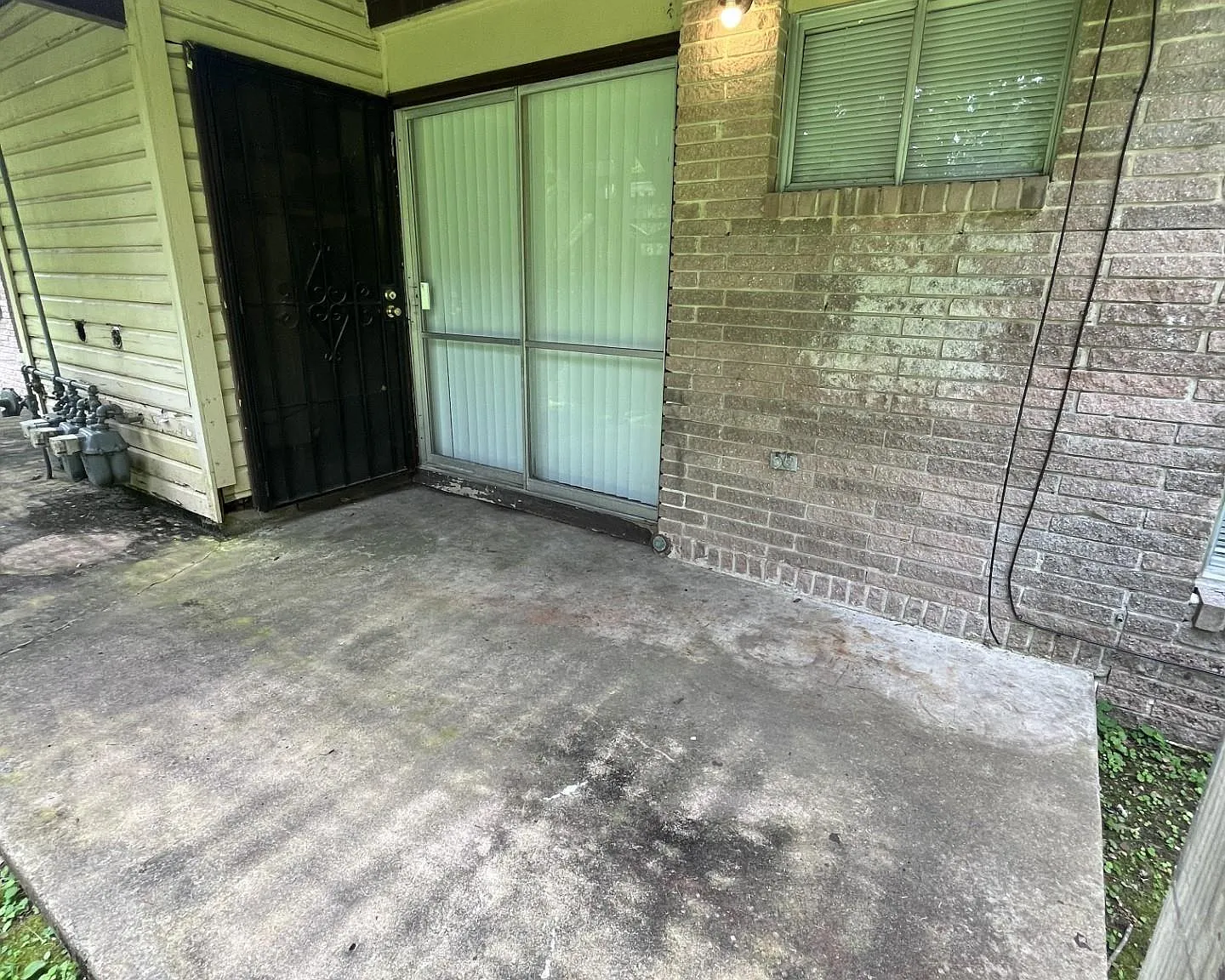 2 bed, 1.0 bath, $695 — Photo 3