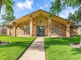 2714 Ridgewood Ln, Nederland, TX 77627