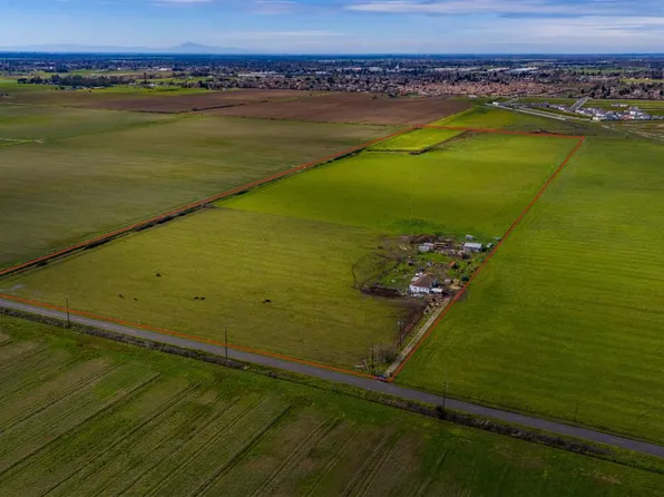 13146 Cherokee Ln, Galt, CA 95632