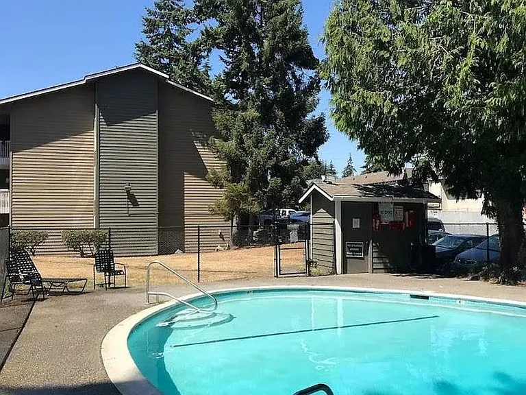 View at the Lake — Photo 30