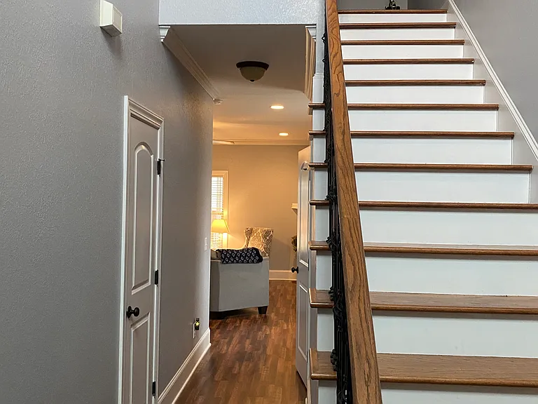 2333 Dovedale Dr #B — Photo 2