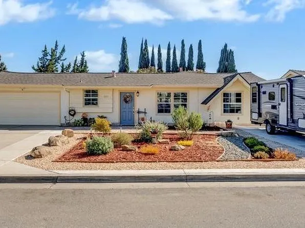 551 El Camino Paraiso, Hollister, CA 95023