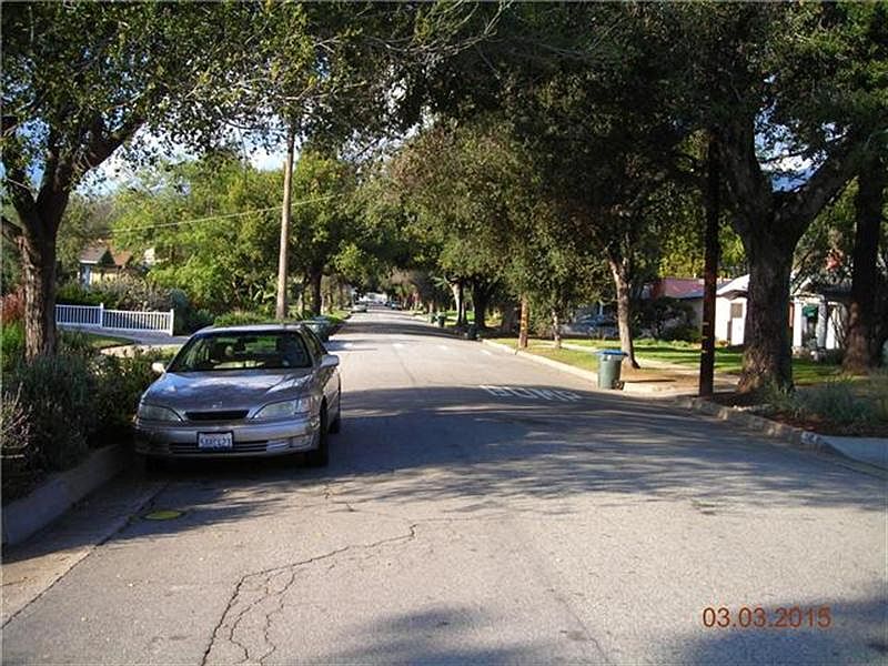 2nd image of 1133 N Hudson Ave