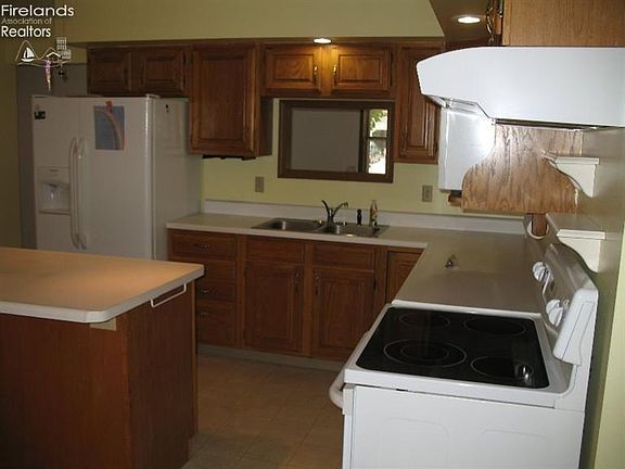 5th image of 135 Warnecke Dr