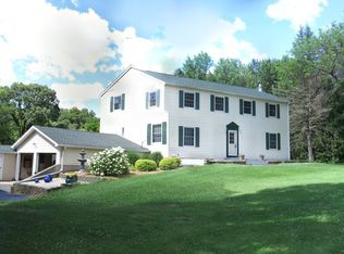 26925 Willow Creek Rd, Sterling, IL 61081