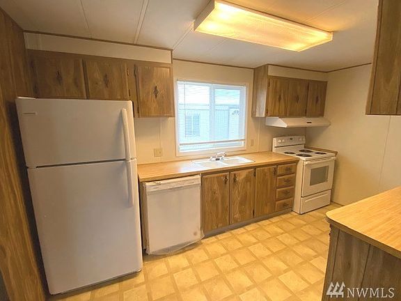 2nd image of 1317 Tollgate Ln