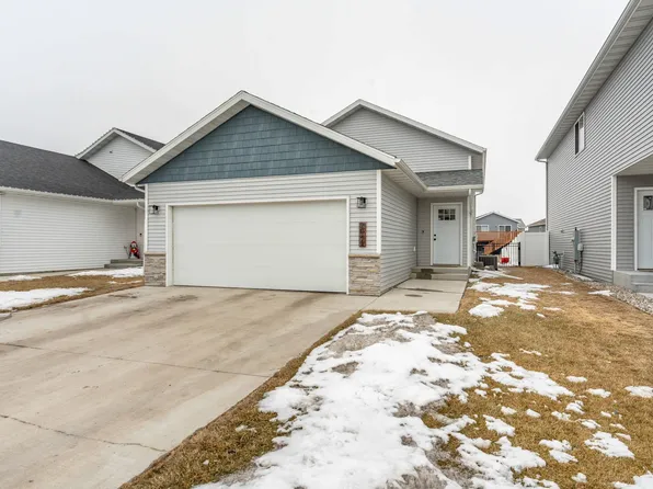2045 11th St W, West Fargo, ND 58078