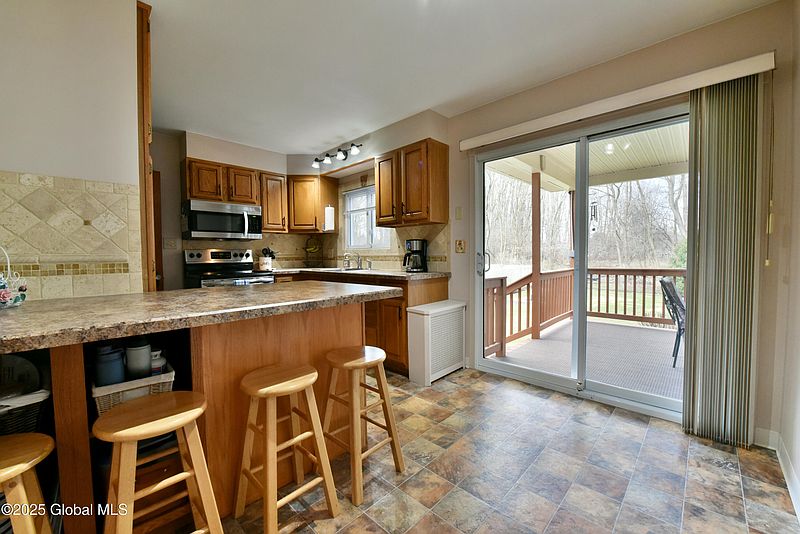 4th image of 1042 Eugene Drive