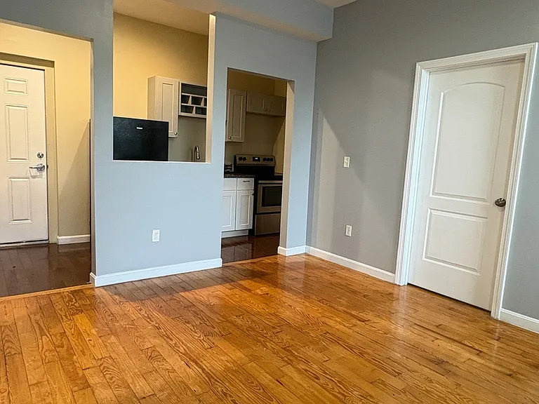 122 N Main St #3A — Photo 1