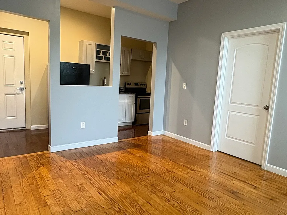 122 N Main St #3A