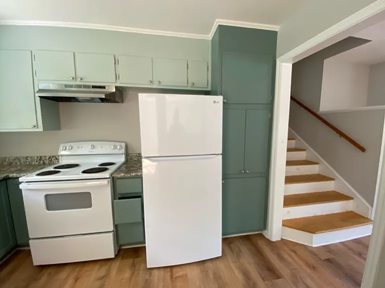 1008 Benning St — Photo 3