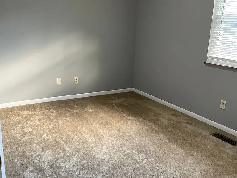 4920 Oakbrook Ct — Photo 6